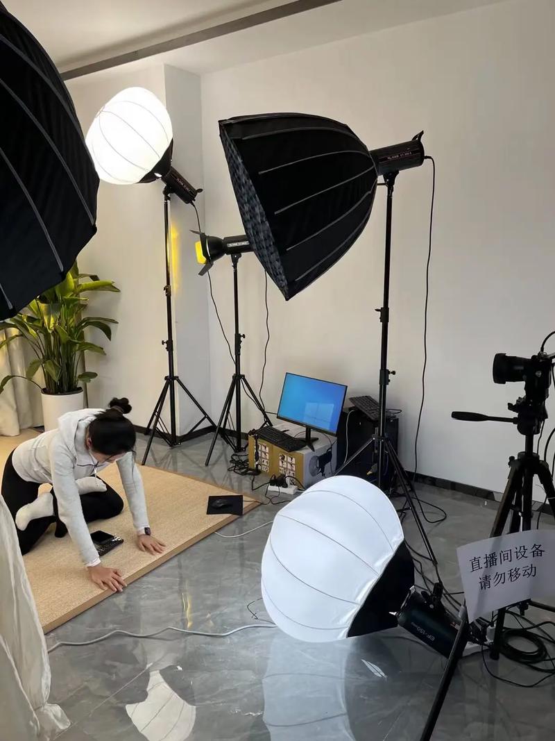抖音直播怎么挂小黄车卖东西呢